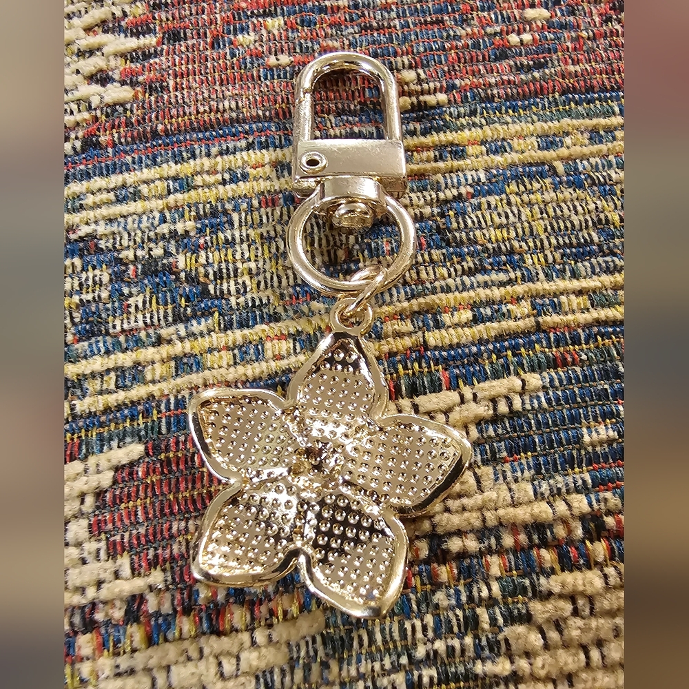 Black Enamel Flower Keychain Purse Charm NWOT - Picture 3 of 3